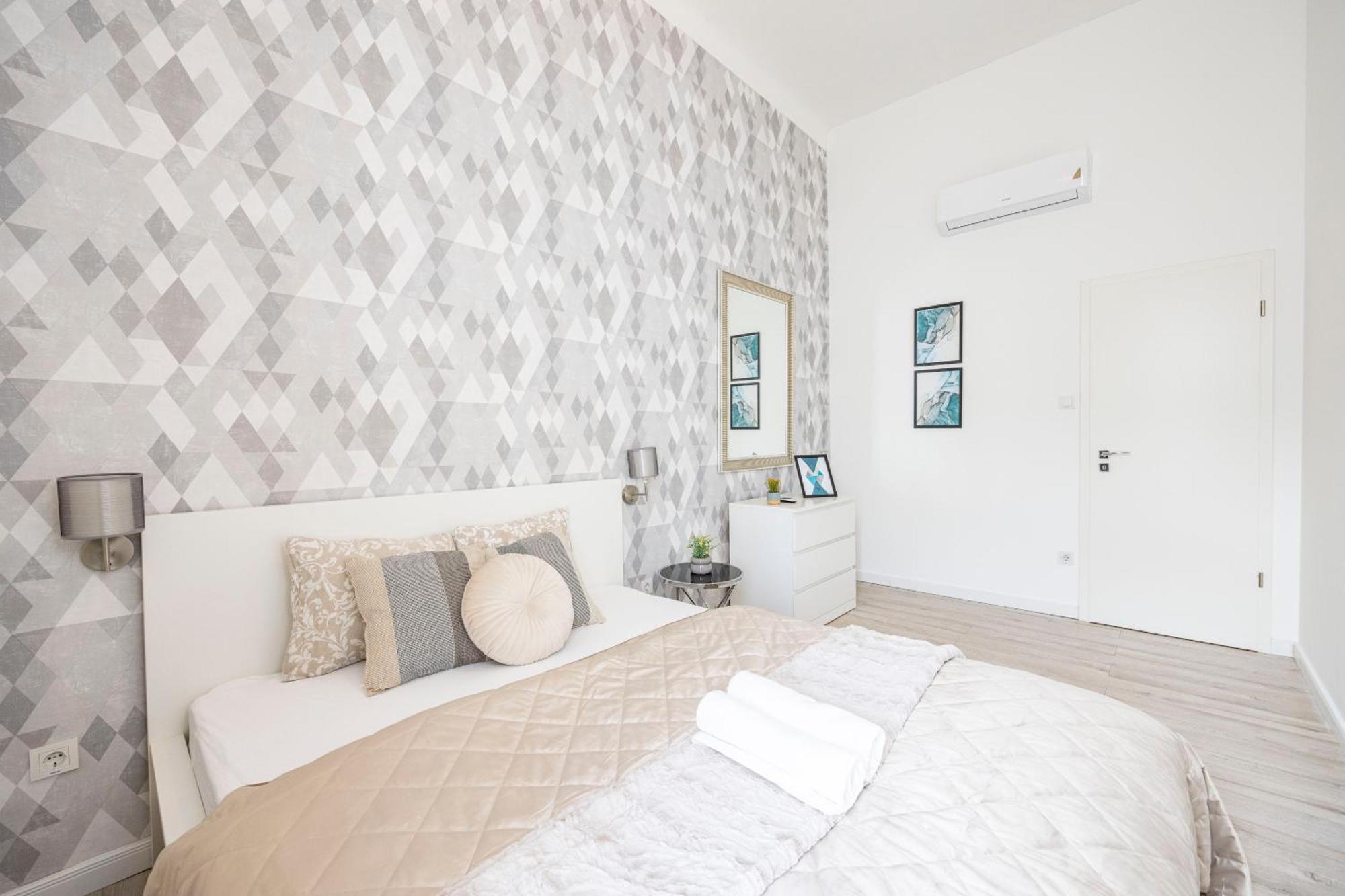 Deluxe Central Grand Residence W/ 5 Bedrms Budapest Exteriör bild